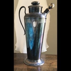 🎉HP🎉 MERIDEN Silverplate Antique Art Deco 1920’s Cocktail Shaker Barware